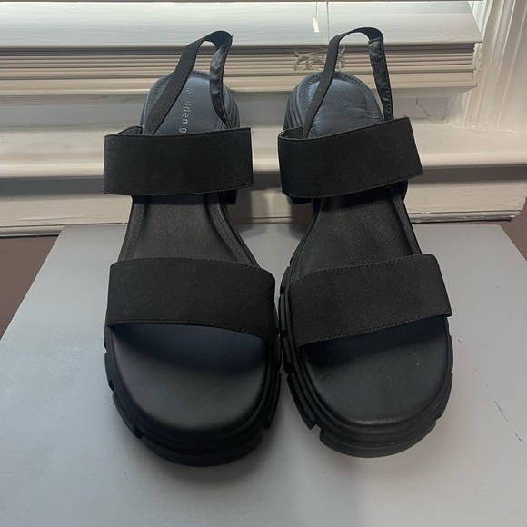 Madden Girl Women's Black Chunky Heel Sandals 10 - Picture 5 of 6